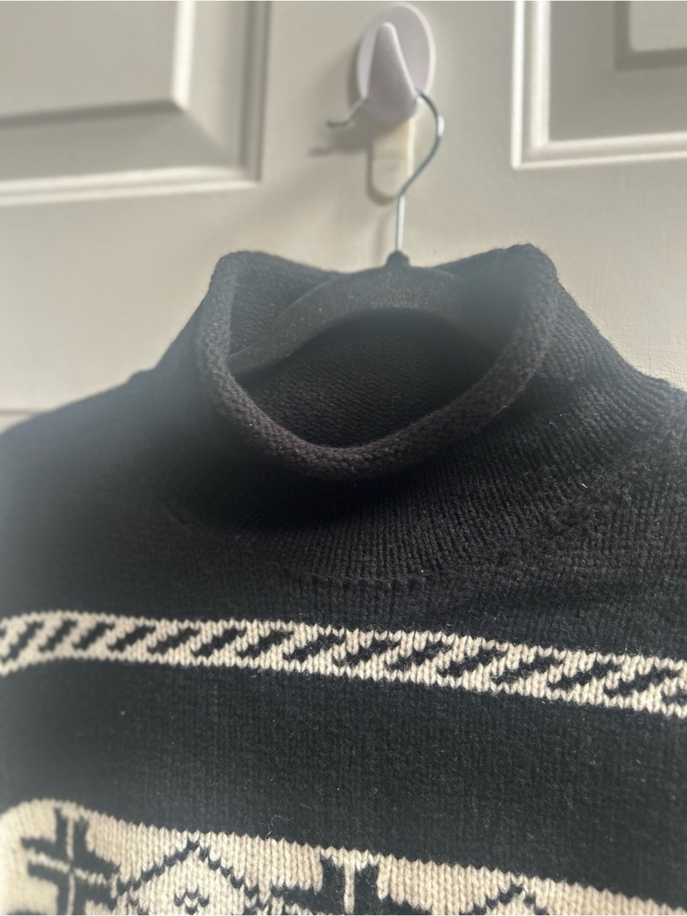 Ralph Lauren Black & White Patterned Turtleneck Sweater - Picture 6 of 15
